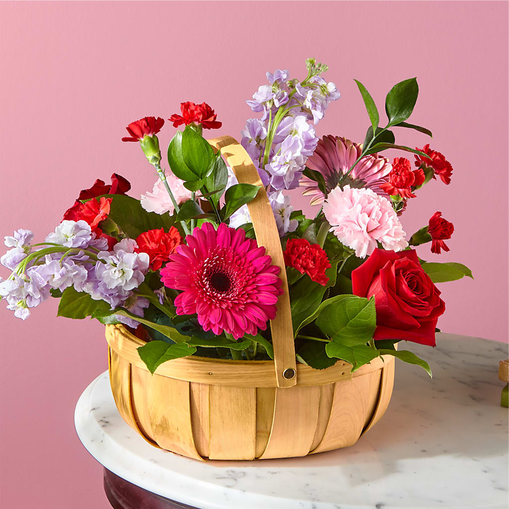 Pink Picnic Basket – Canadianflowershoppe.ca, Scarborough ON