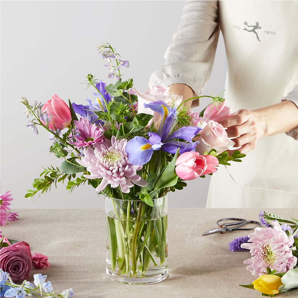 Pastel Tradition - A Florist Original –  Canadianflowershoppe.ca, Scarborough ON